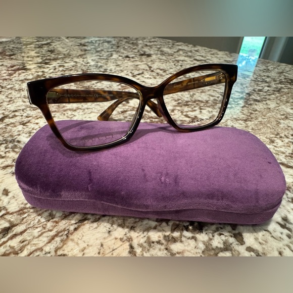 Gucci Eyeglasses 🤎 - Picture 7 of 10